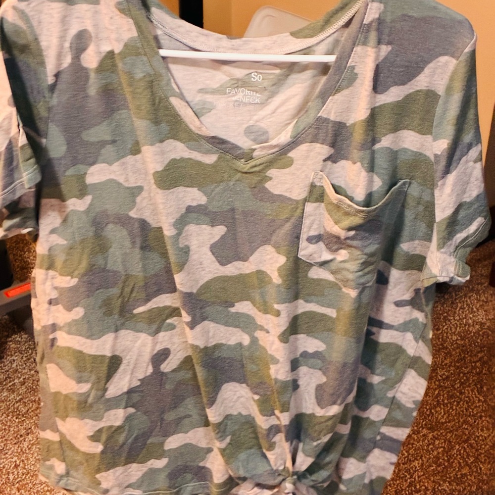 SO Women's Green Camouflage Short Sleeve Tee